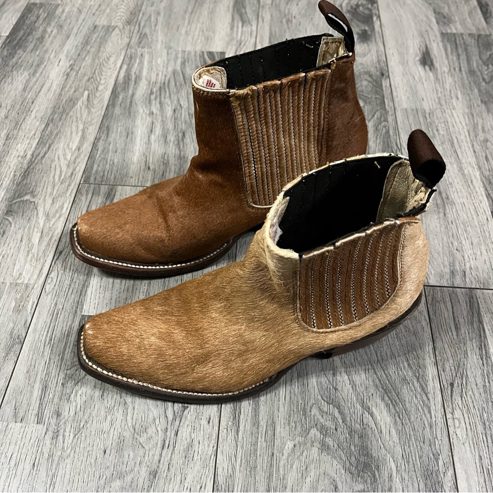 Brown Hair On ankle boots - Picture 2 of 11
